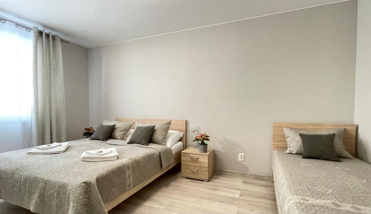 City Apartments Липтовски-Микулаш Экстерьер фото