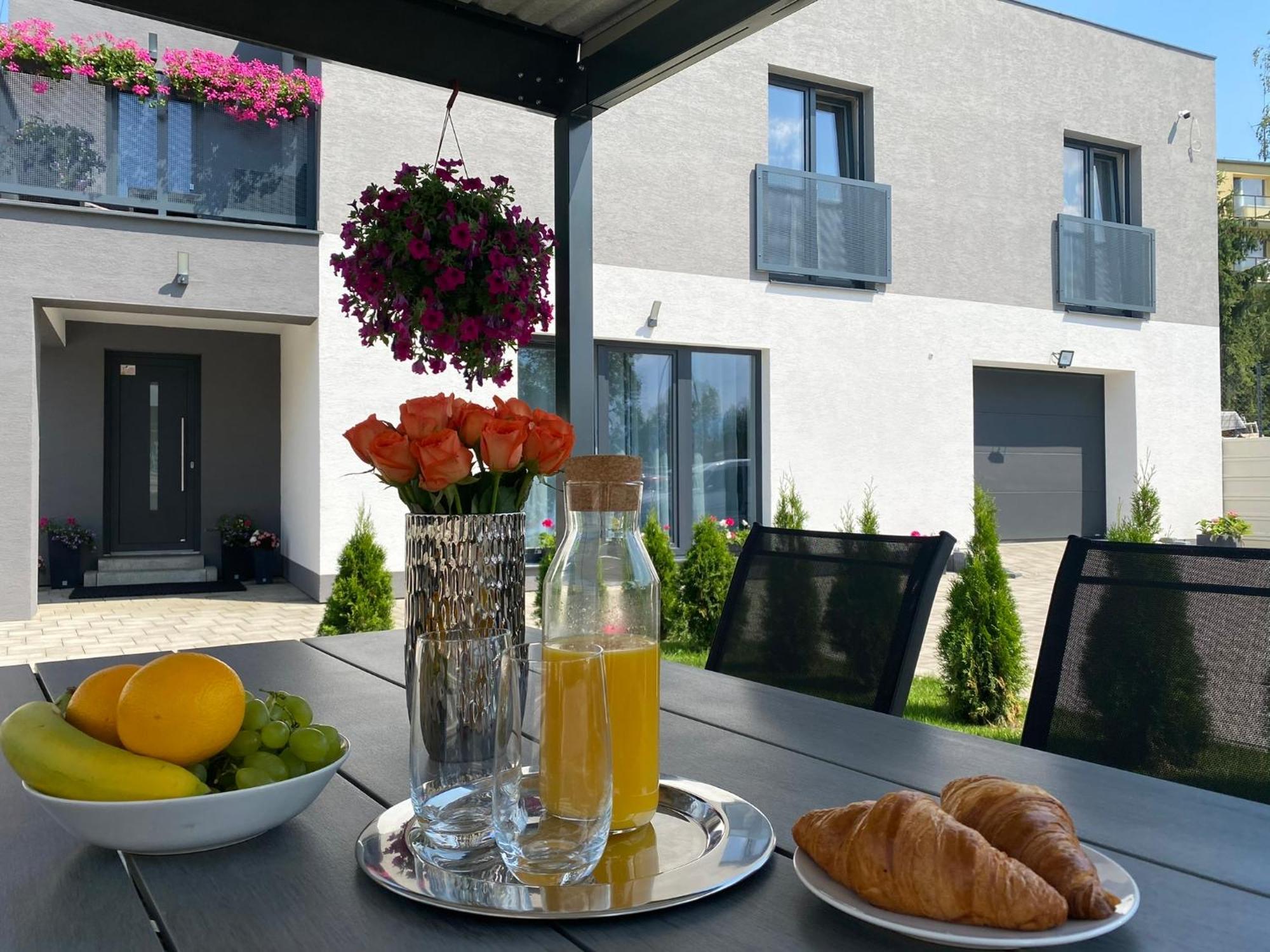 City Apartments Липтовски-Микулаш Экстерьер фото
