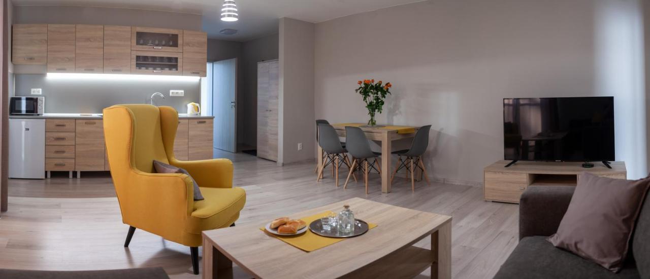 City Apartments Липтовски-Микулаш Экстерьер фото